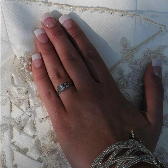 Brilliant Earth One-of-a-Kind Vintage Solitaire “Serafina Ring” - Picture 3 of 5